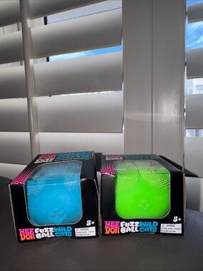 NeeDoh Fuzz Wild Ball Cats - Blue & Neon Green